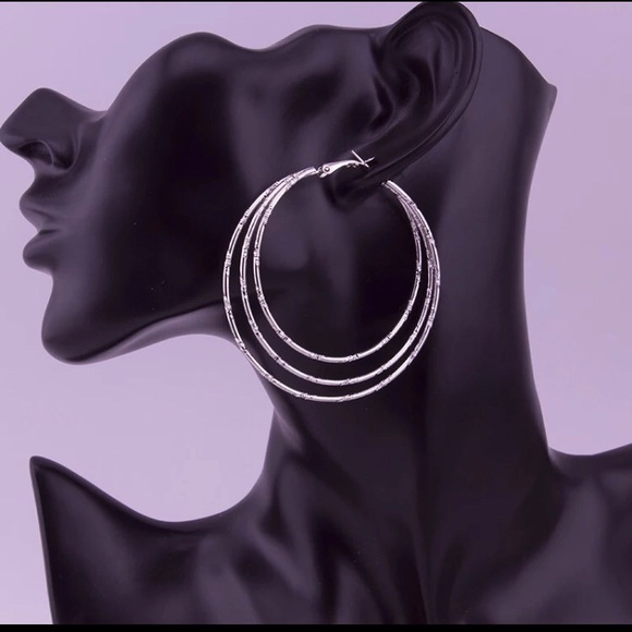 Jewelry - HOOP EARRINGS